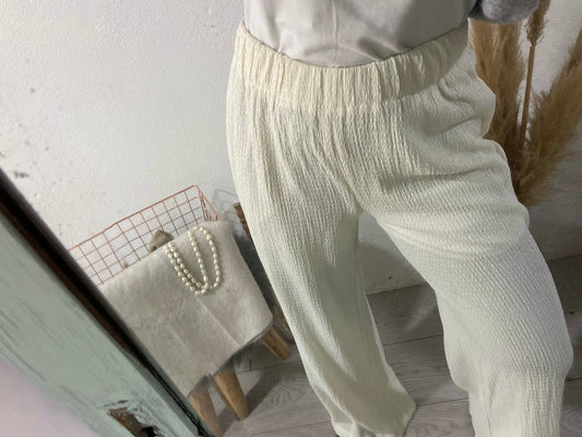 Pantalonas brancas tecido enrugado