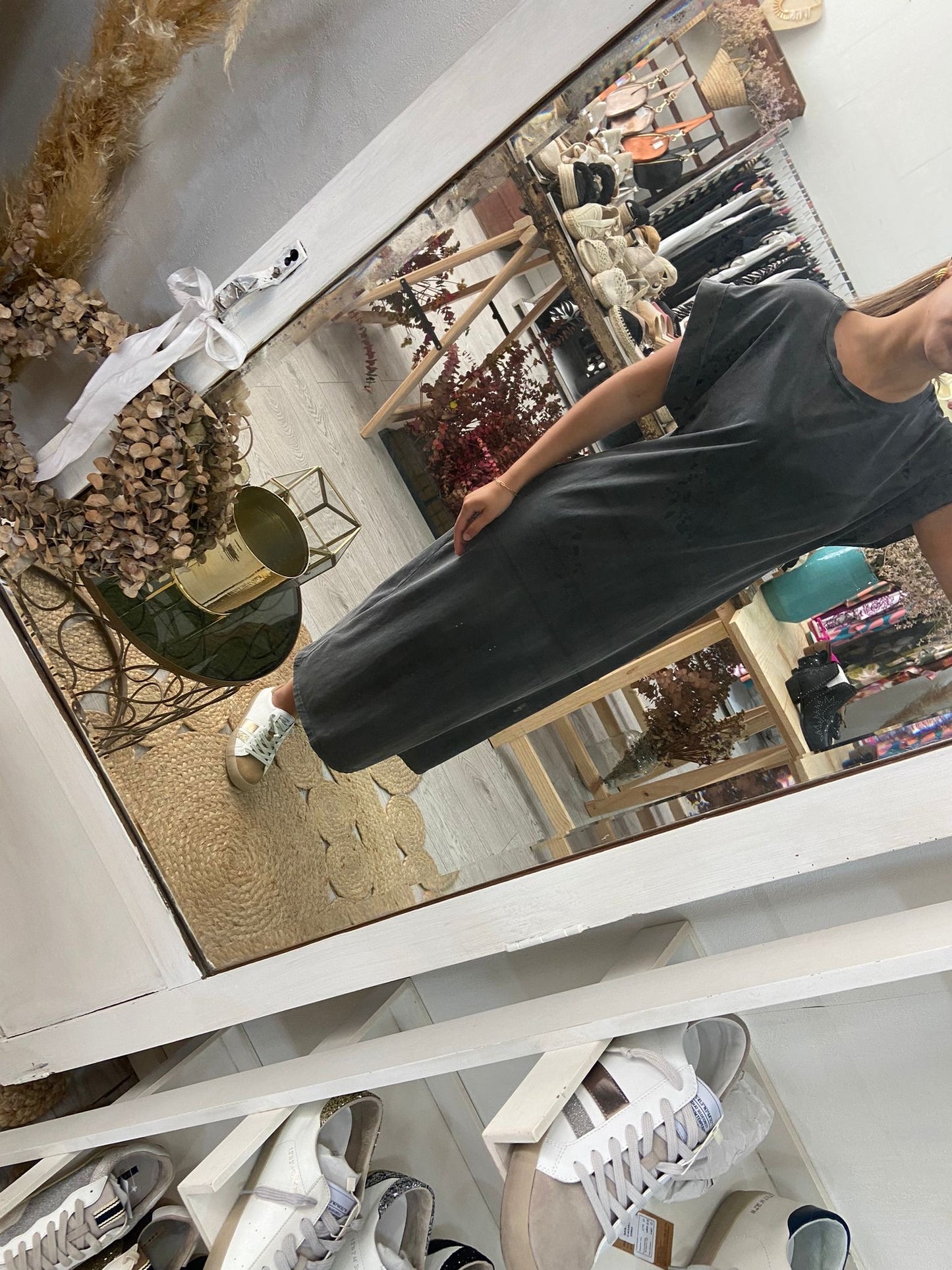 Vestido algodão cinzento com dobras nas mangas