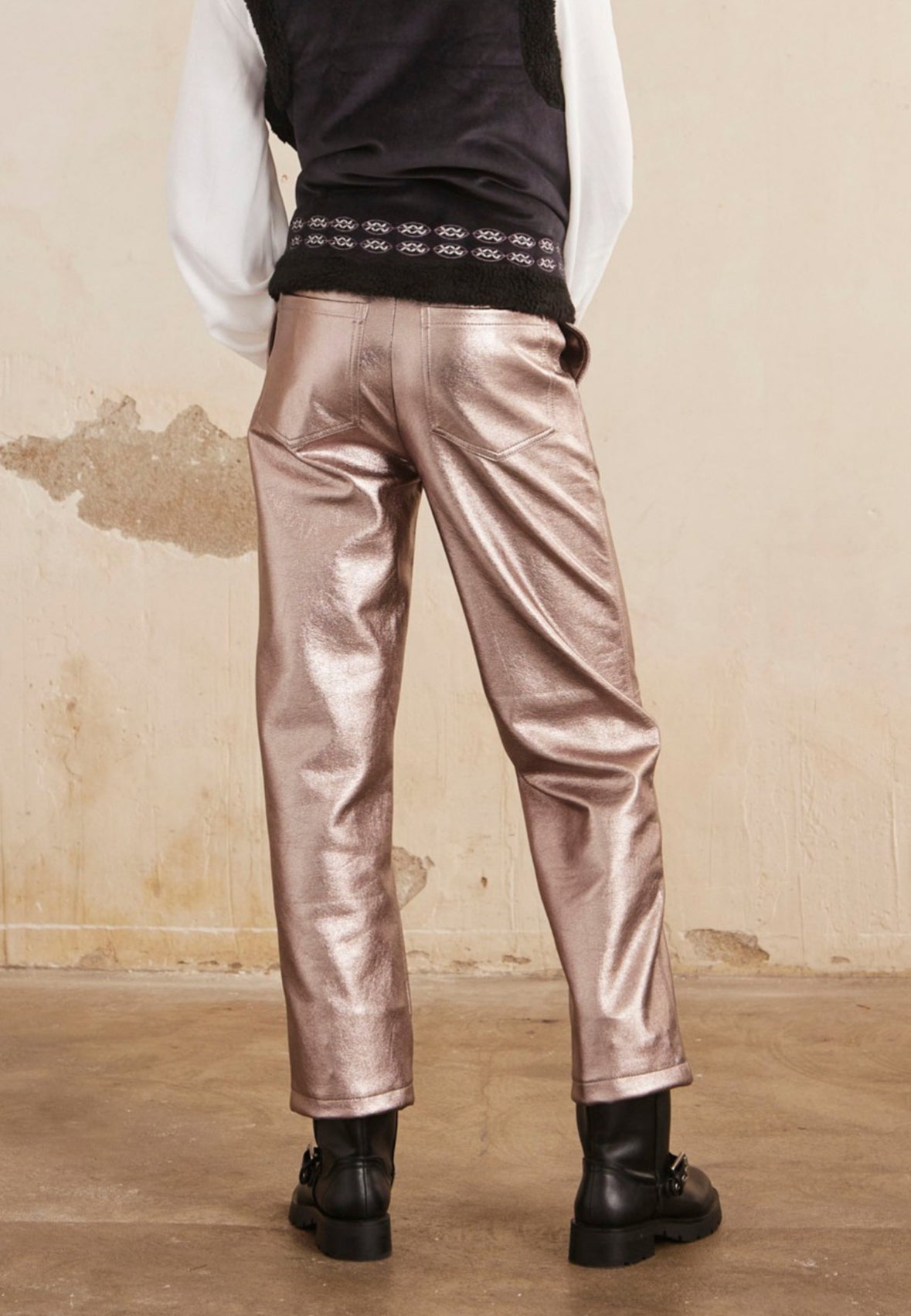NI.Thumbai metallic pants