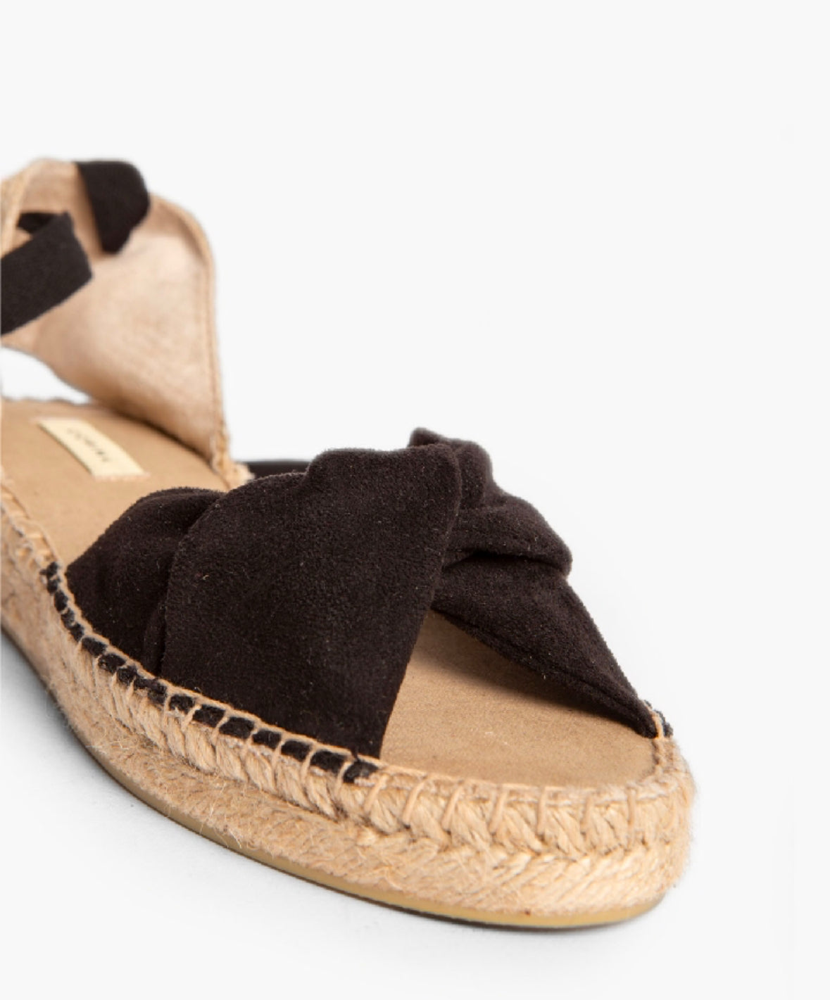 Alpercatas abertas nó preto