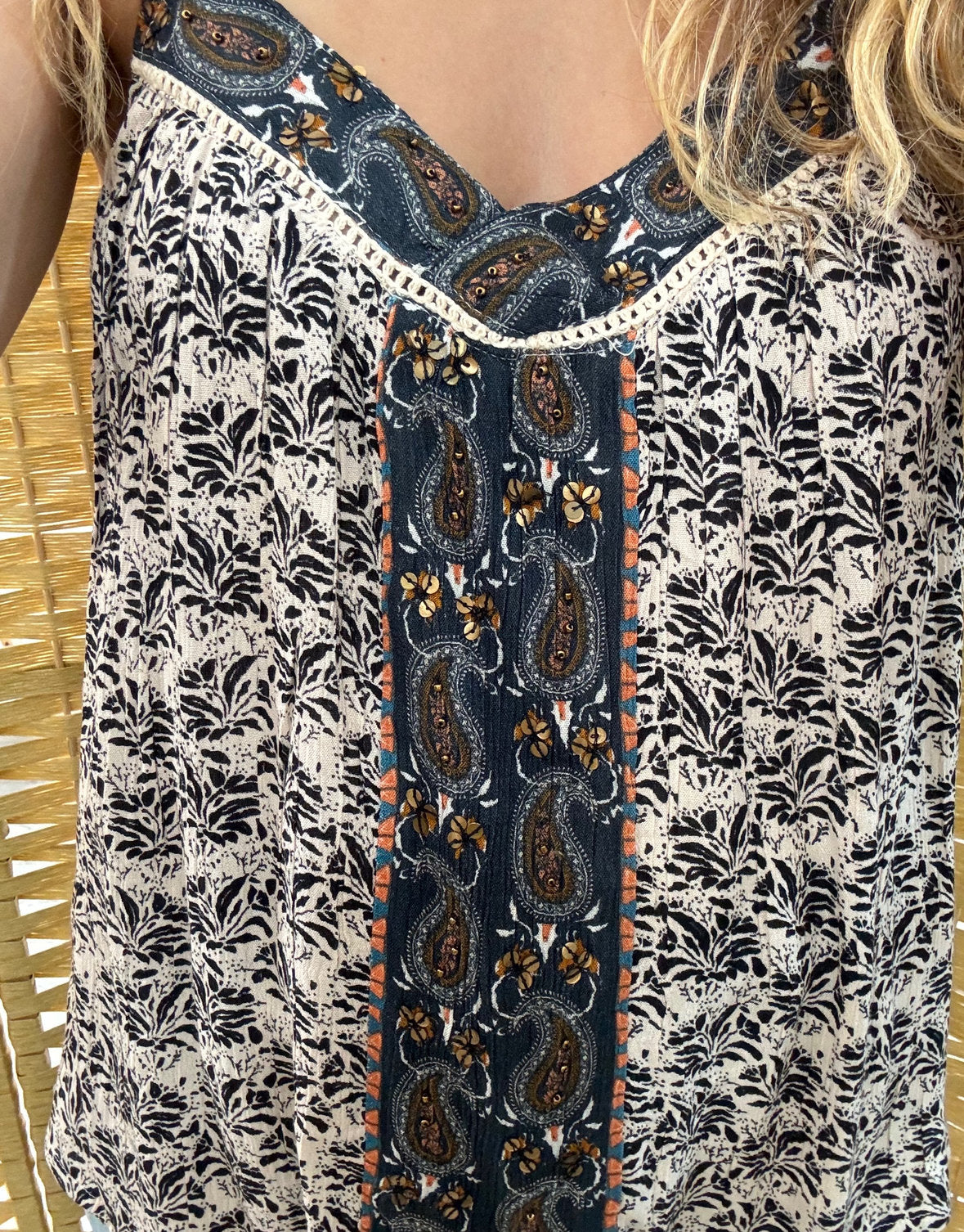 Camiseta sin mangas con estampado floral y paisley AU.Alida