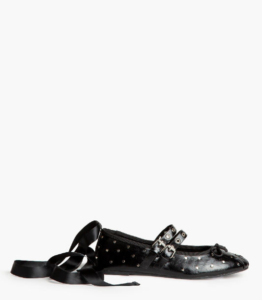 Ballerinas with studs, double buckle and removable bow
