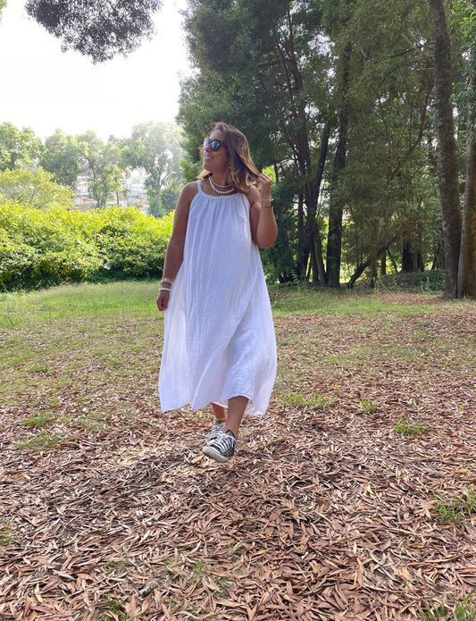 Vestido linho midi branco com alças entrançadas dourado