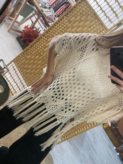 Camisola bege crochê com franjas TS.Tojo