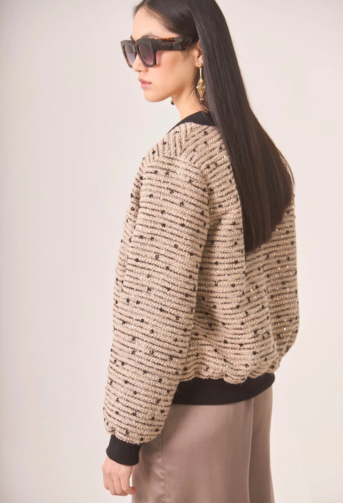 Bomber bege e preto com brilho   NI.Eslate