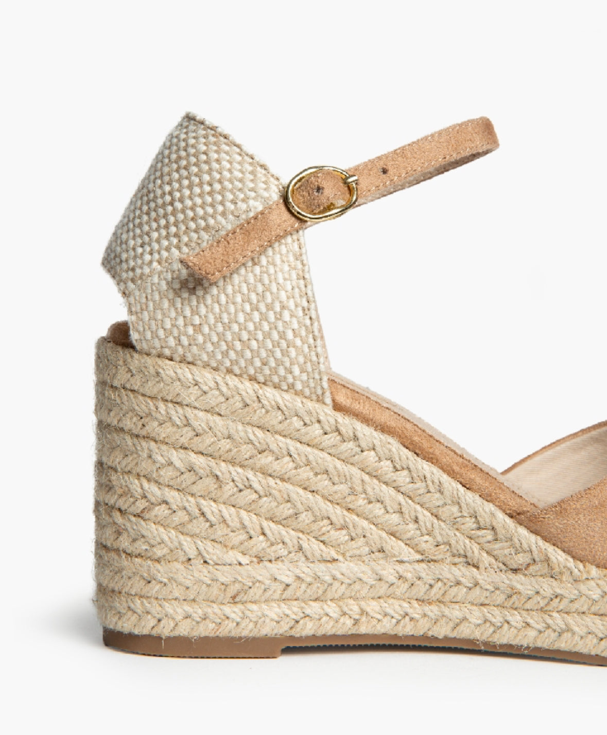 Sandálias de cunha camel com fivela