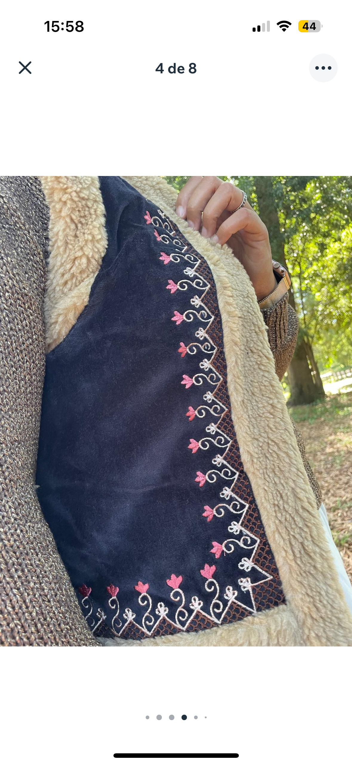 Colete preto bordado com pêlo CS.GAVI