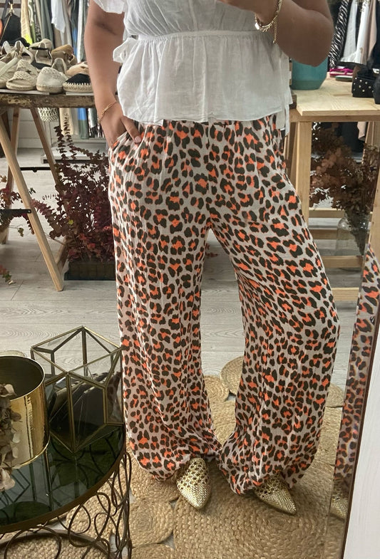 Calças animal print caqui/ laranja