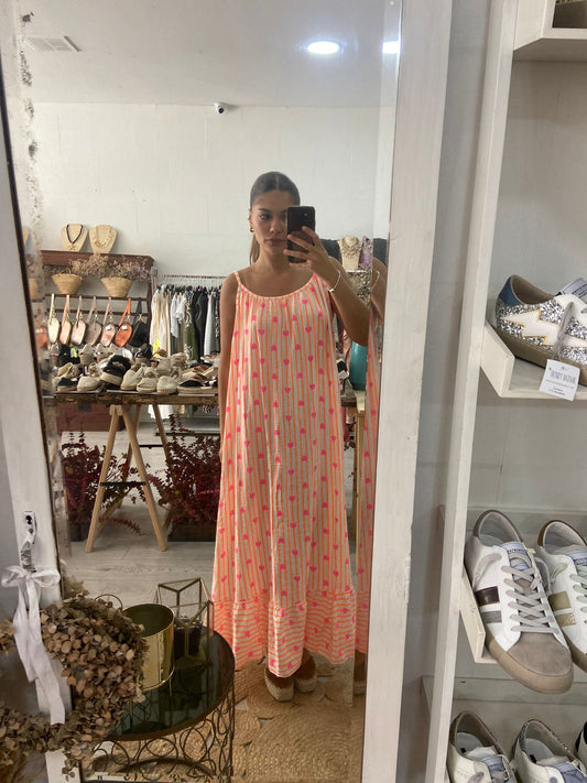 Vestido riscas laranja e corações rosa
