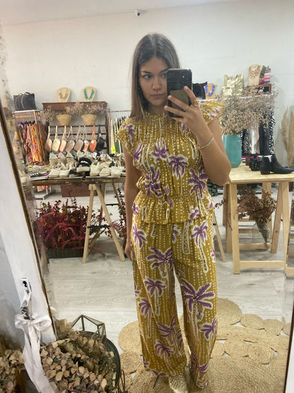 Conjunto tropical preto top e calças