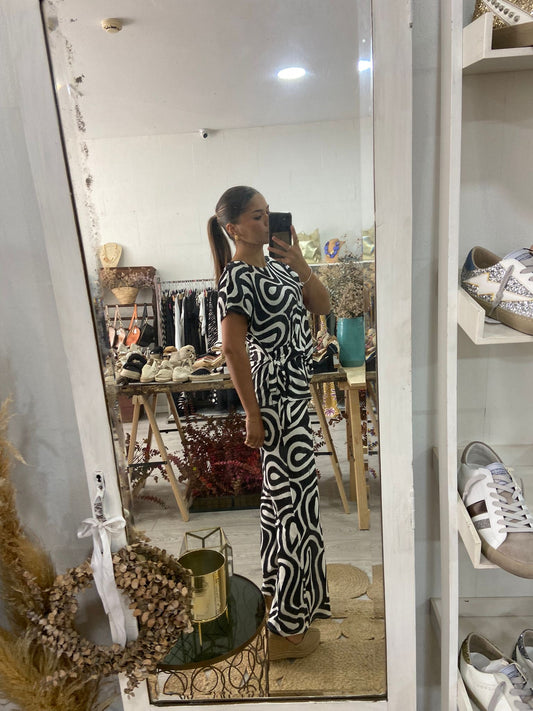 Conjunto túnica e calças estampado preto/branco