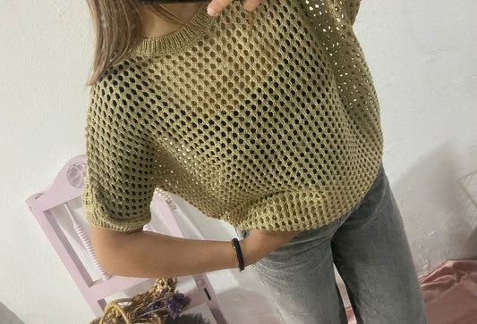 Camisola dourada lurex em crochê malha aberta