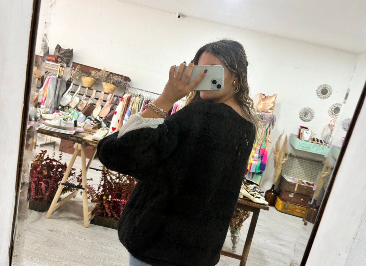 Casaco malha grossa preto com botão