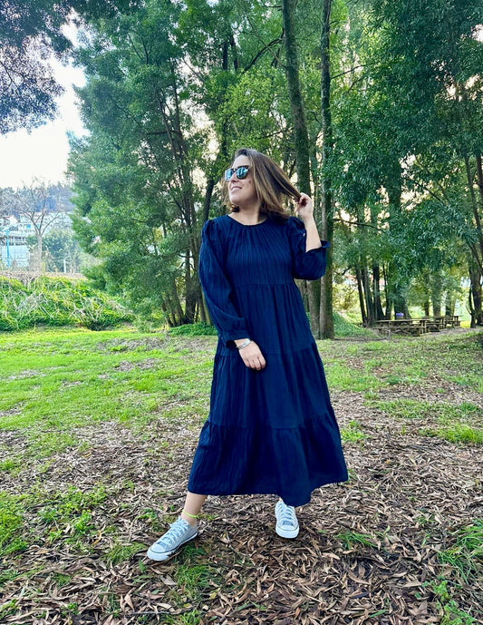 Vestido evasé azul marinho de tecido com nervuras