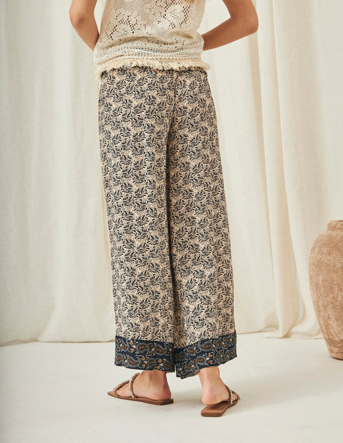Floral print palazzo pants AU.Aretina