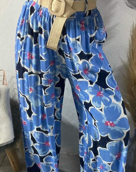 Pantalonas estampado de flores azul e rosa com cinto