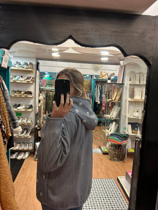 Casaco cinza com brilhantes