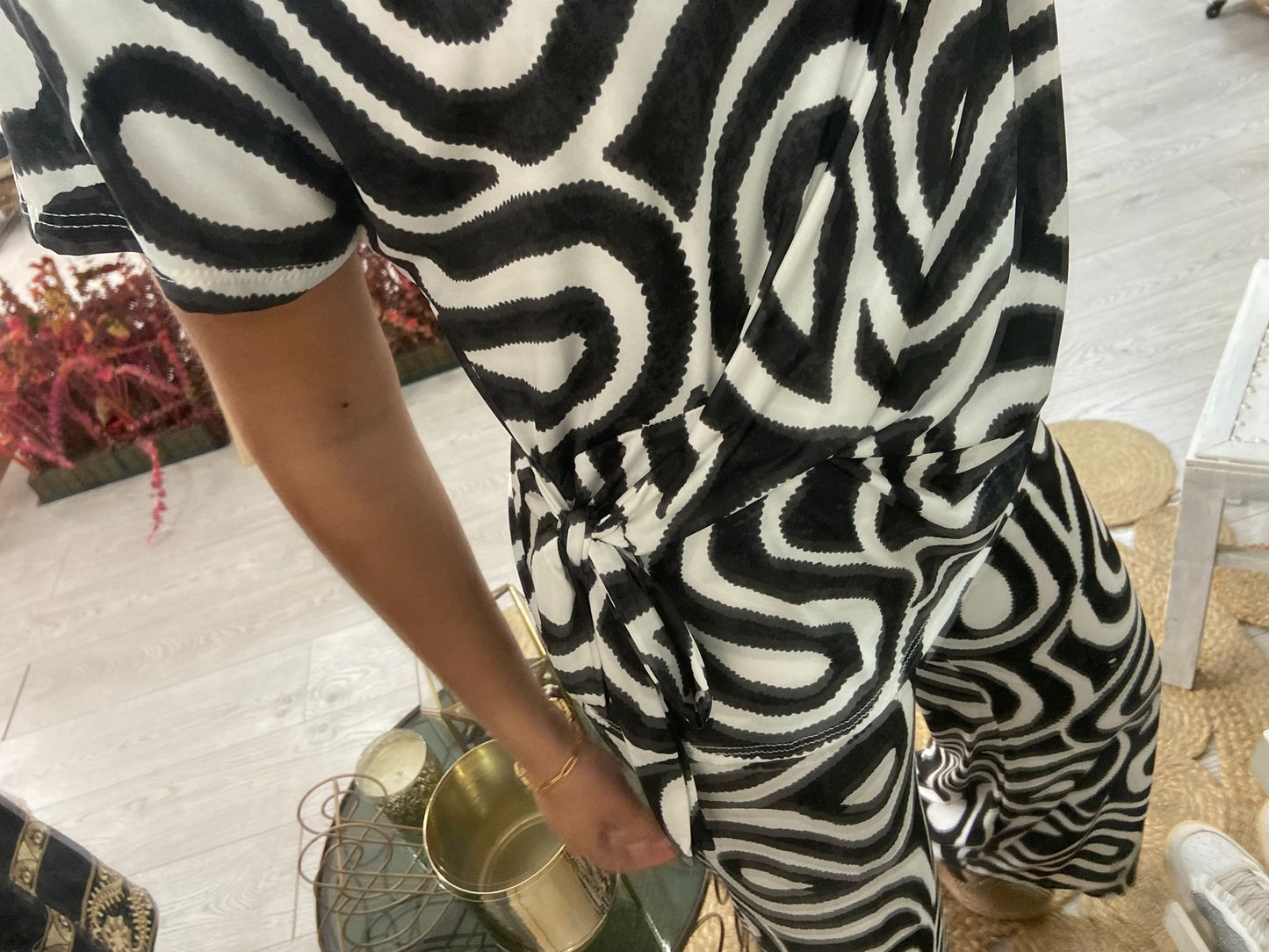 Conjunto túnica e calças estampado preto/branco