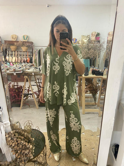 Conjunto verde estampado bege