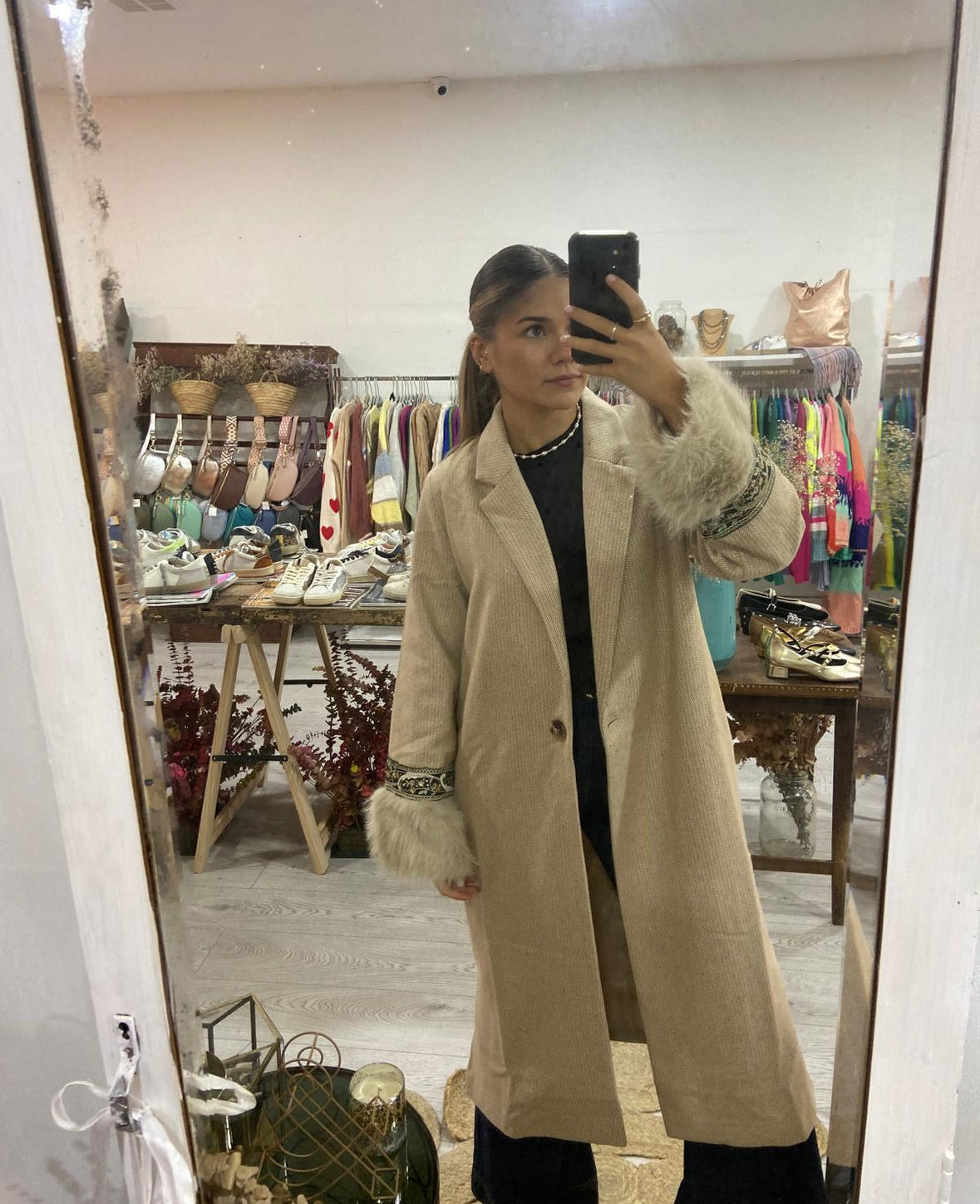 Sobretudo bege lurex punho bordado e pelo NI.Colette