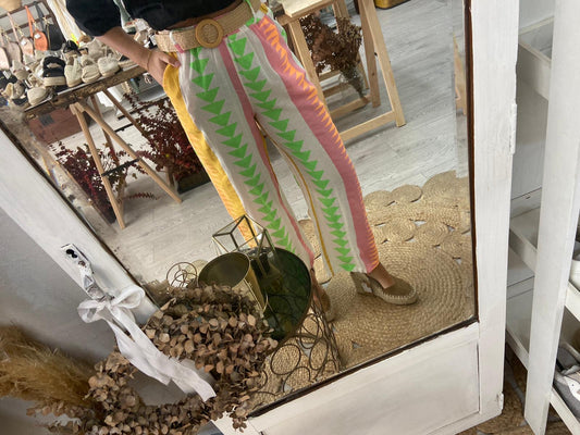 Calças estampado geométrico rosa/laranja/verde