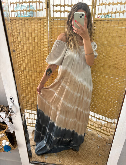 Vestido tie dye azul/verde/rosa escuro com elástico ombros