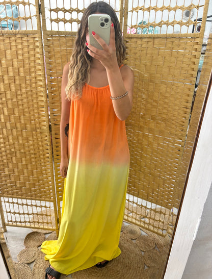 Vestido tie dye laranja e castanho
