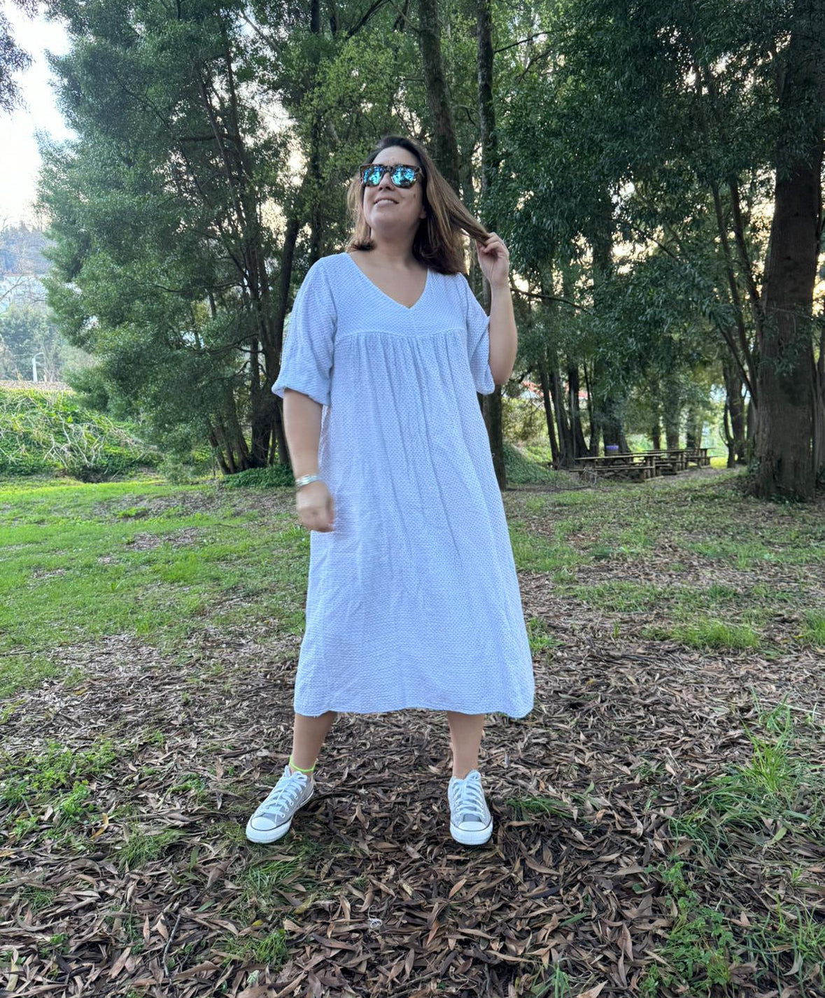 Vestido midi rosa com pintinhas brancas