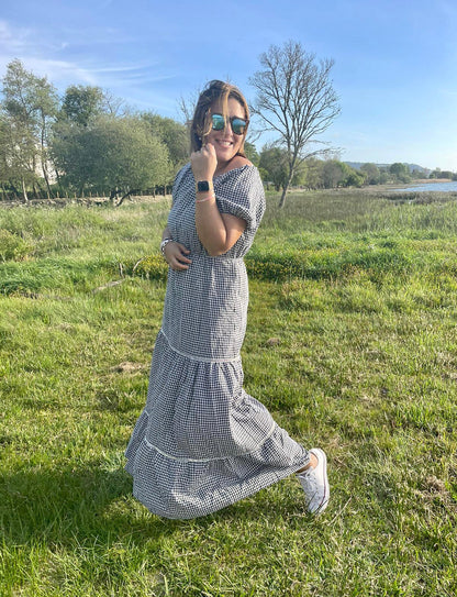 Vestido vichy cinzento e branco com elástico ombros