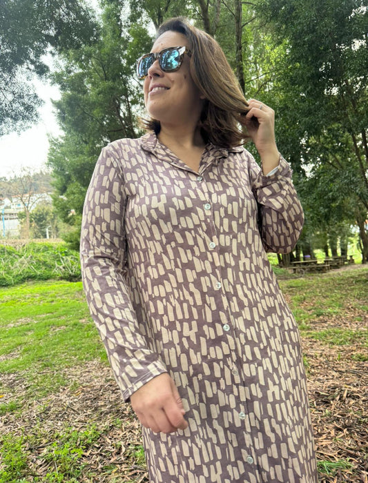 Vestido camiseiro estampado taupe malha fria