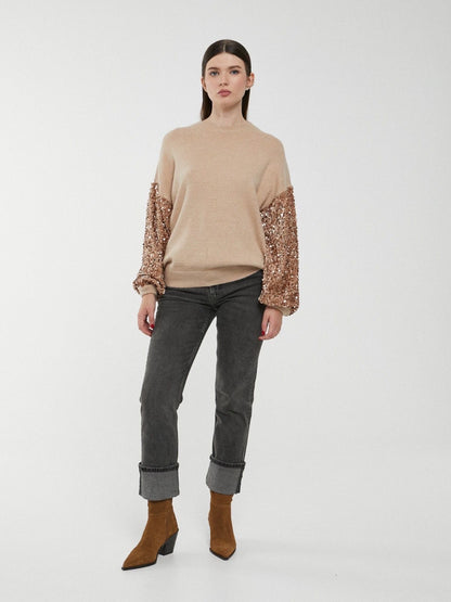 Camisola cru lantejoulas nas mangas