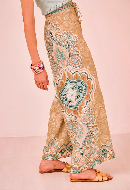 Pantalones estampados GF.Pushak