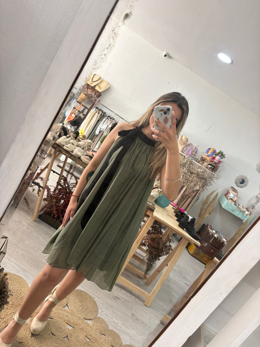 Vestido cetim caqui com laço preto