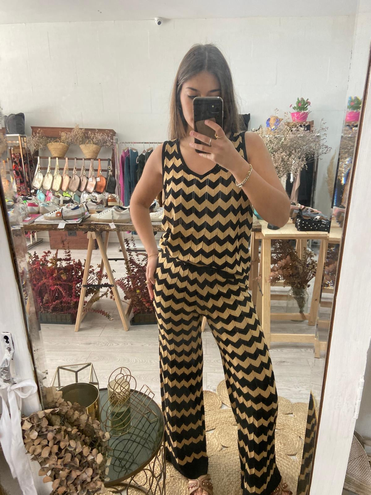 Top zig zag preto e verde