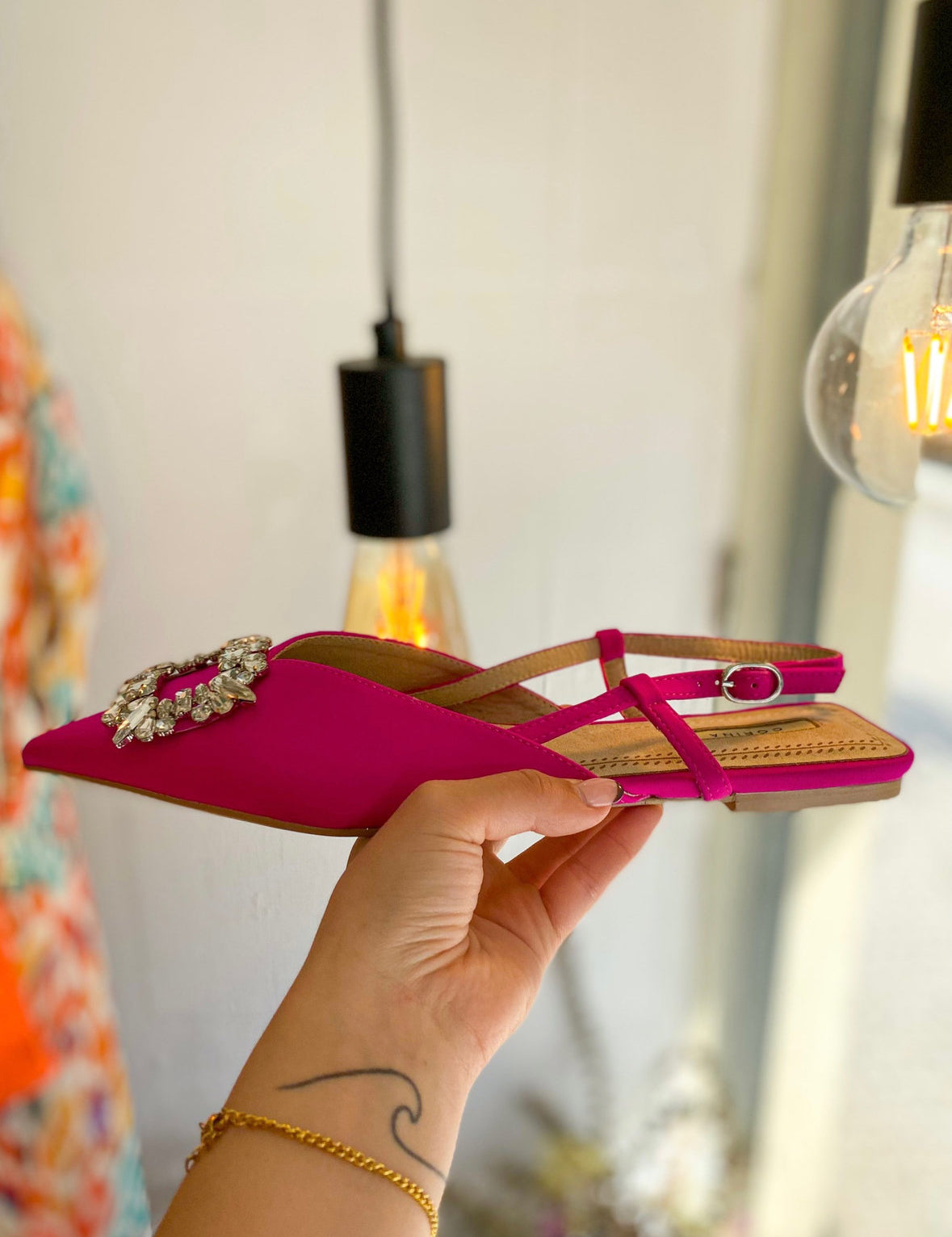 Mule rosa con aplicación de pedrería