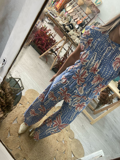 Conjunto tropical preto top e calças