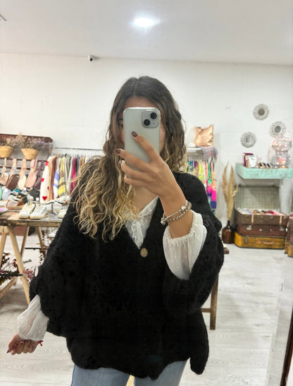 Casaco malha grossa preto com botão