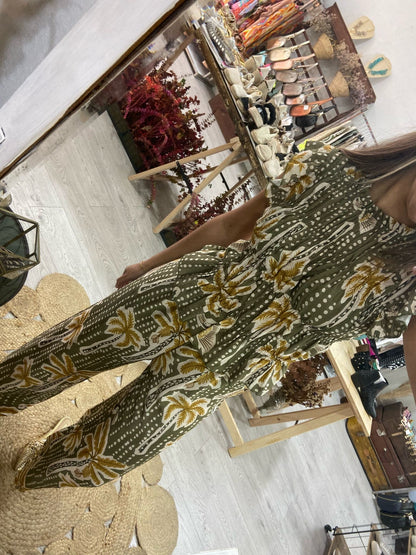 Conjunto tropical preto top e calças