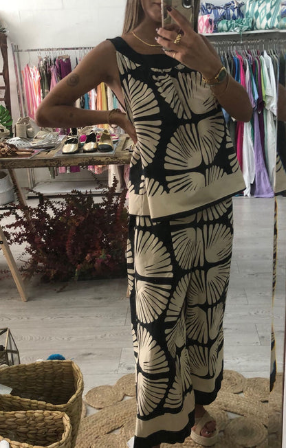 Conjunto estampado conchas preto e creme