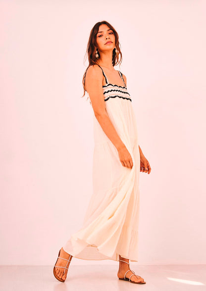 Vestido marfim com bordado no peito HJ.Nakara