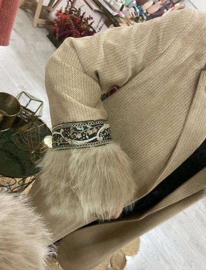 Sobretudo bege lurex punho bordado e pelo NI.Colette