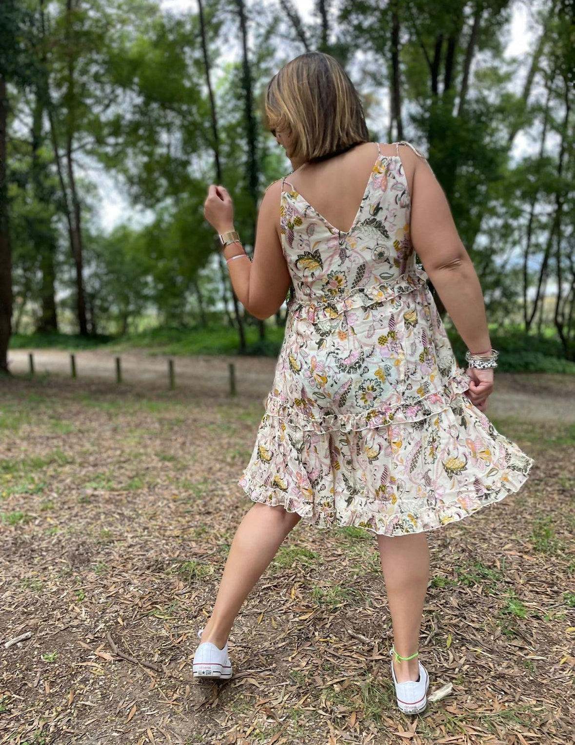 Vestido curto estampado floral e alças ajustáveis Gf.gryf