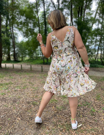 Vestido curto estampado floral e alças ajustáveis Gf.gryf