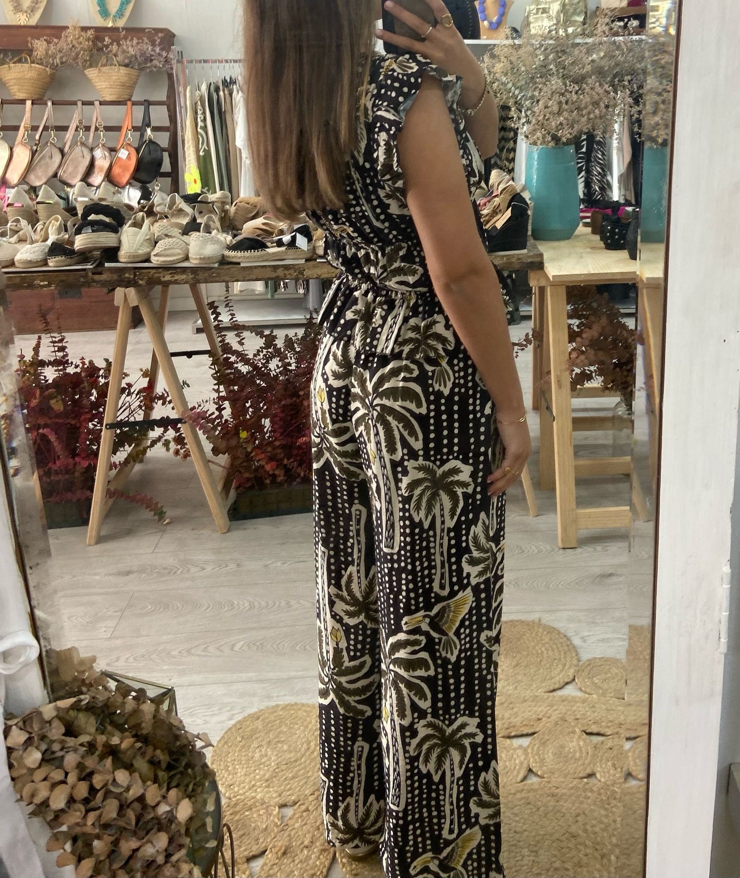 Conjunto tropical preto top e calças