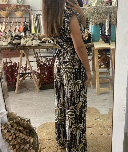 Conjunto tropical preto top e calças