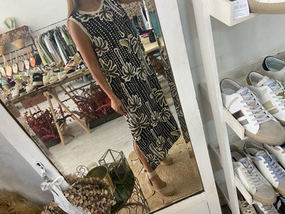 Vestido mostarda estampado tropical