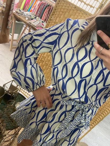 Vestido camiseiro estampado geométrico