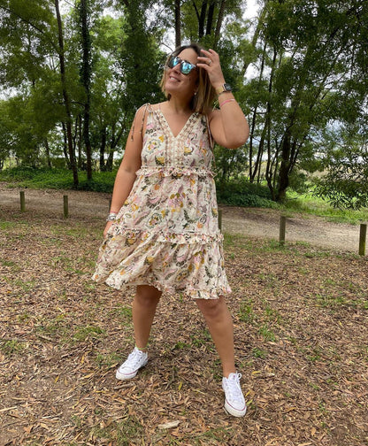 Vestido curto estampado floral e alças ajustáveis Gf.gryf