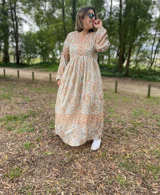 Vestido estampado com bordados no decote GF.rid