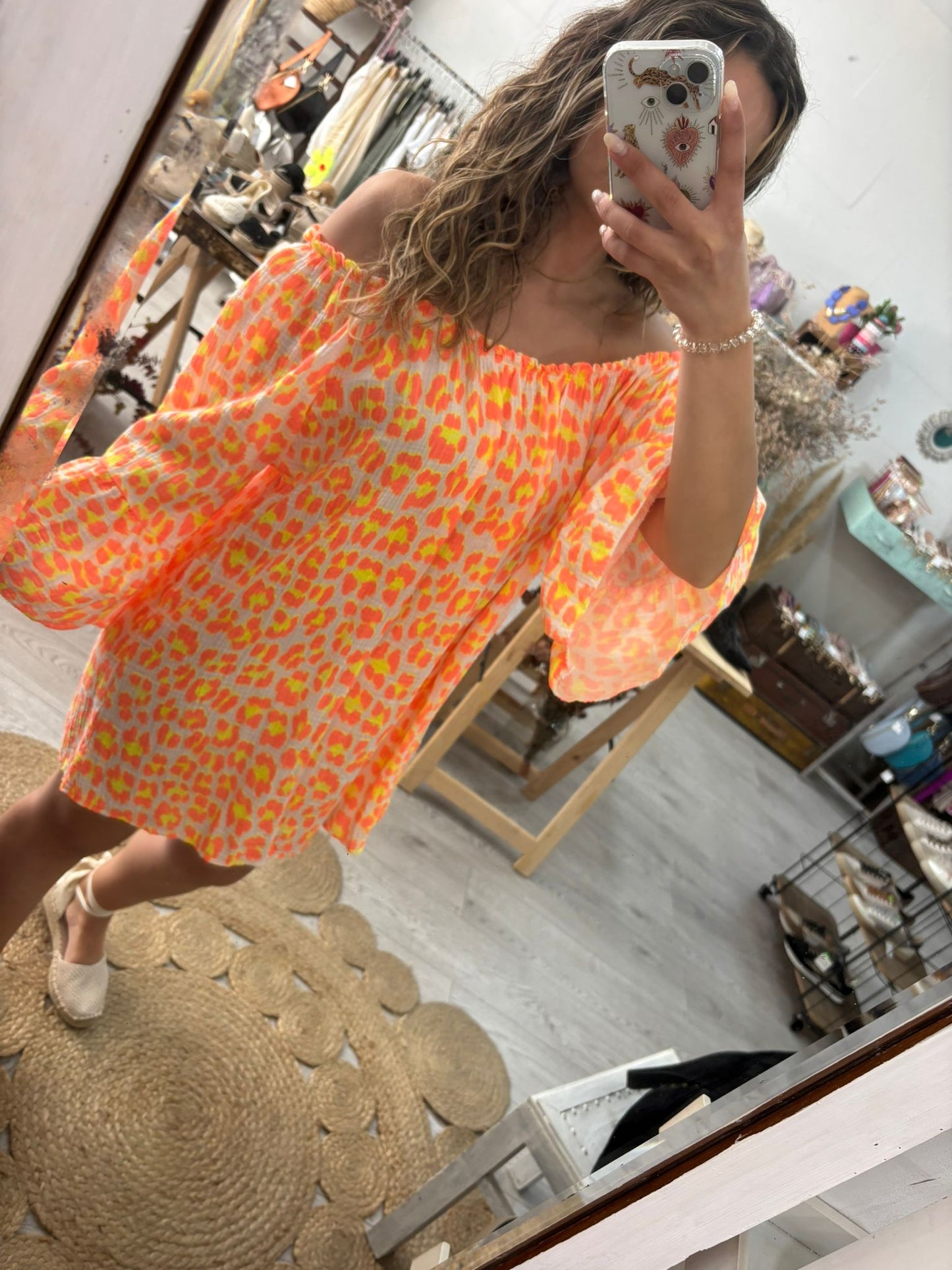 Vestido animal print caqui/laranja ombros elásticos